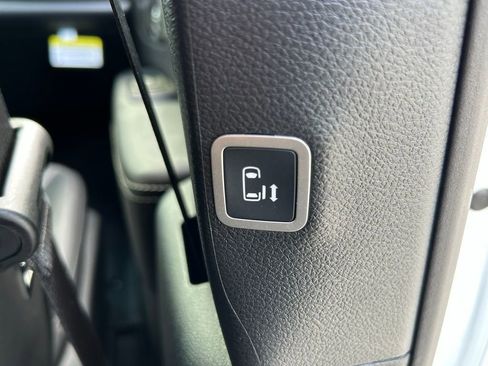 New 2026 Chrysler Pacifica Select image 38