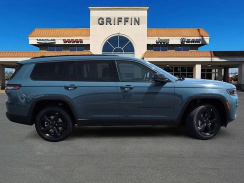 New 2026 Jeep Grand Cherokee L Limited RWD image 3