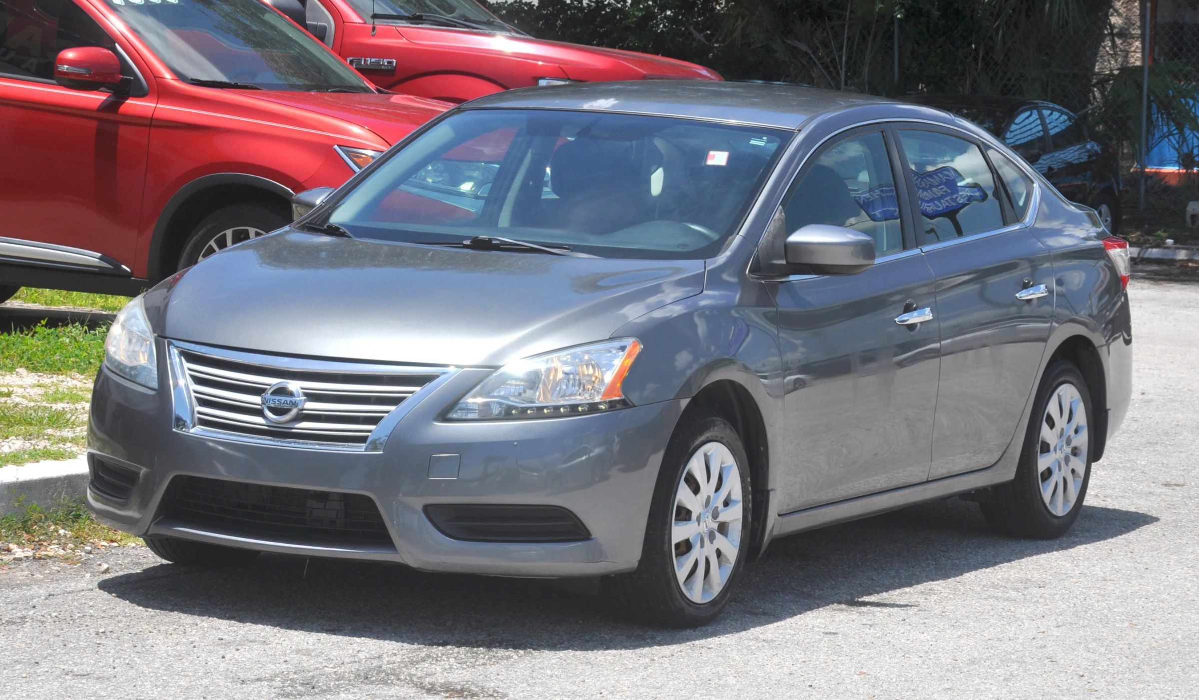 Used 2015 Nissan Sentra SV FWD image 3