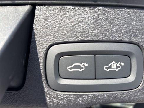 New 2026 Volvo XC60 T8 Plus w/ Protection Package Premier AWD/4WD image 47