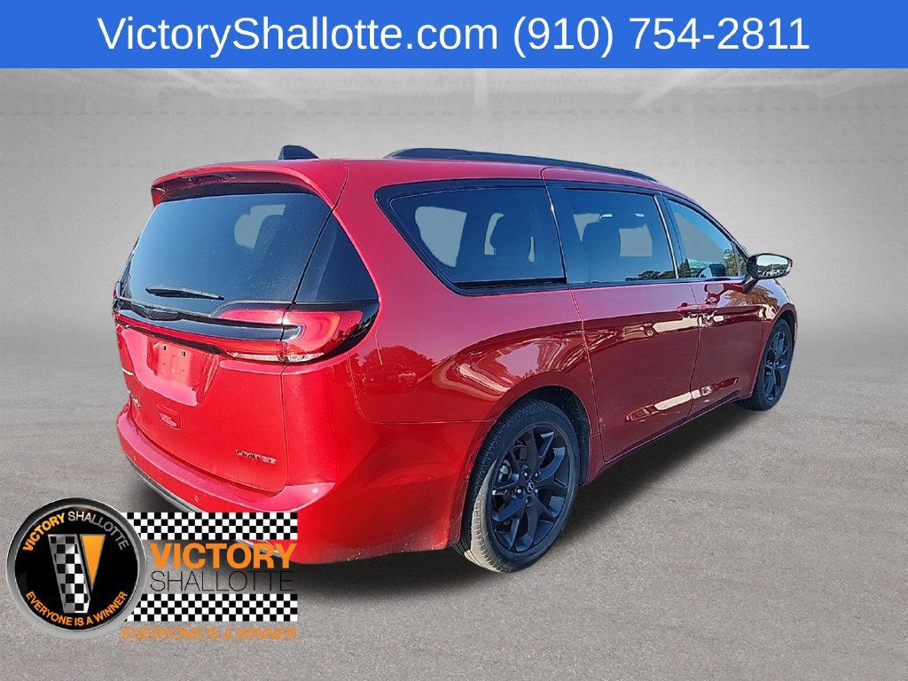 Used 2025 Chrysler Pacifica Limited FWD image 33
