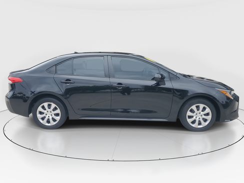 Certified 2024 Toyota Corolla LE image 2