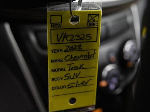 Used 2021 Chevrolet Trax LT image 30