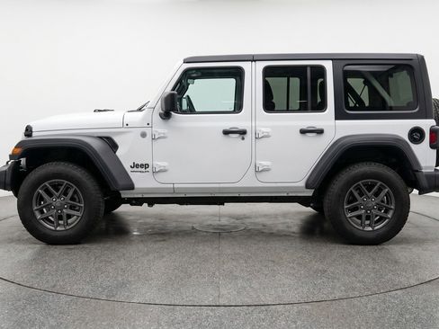 Used 2025 Jeep Wrangler Unlimited Sport AWD/4WD image 5