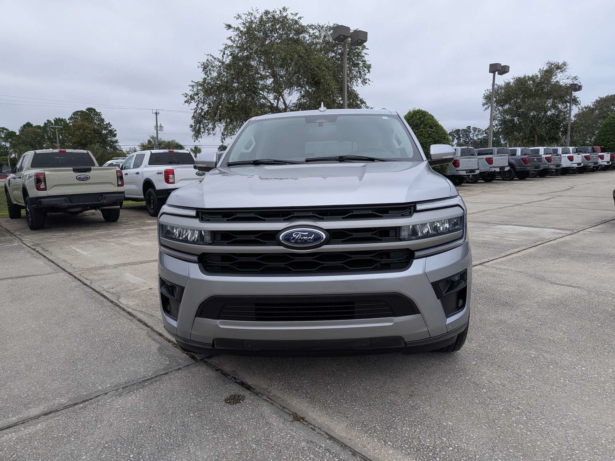 Used 2024 Ford Expedition Max XLT RWD image 8