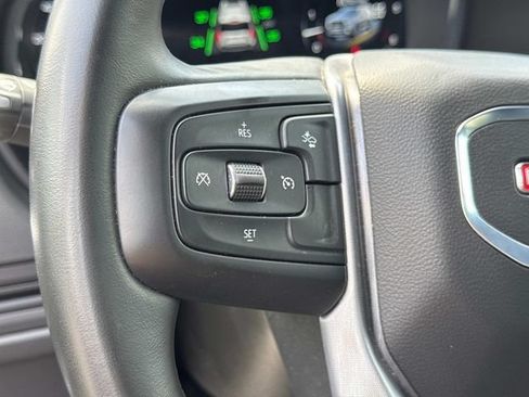 Used 2024 GMC Yukon XL SLT AWD/4WD image 32