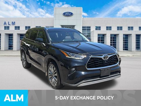 Used 2021 Toyota Highlander Platinum AWD/4WD image 3