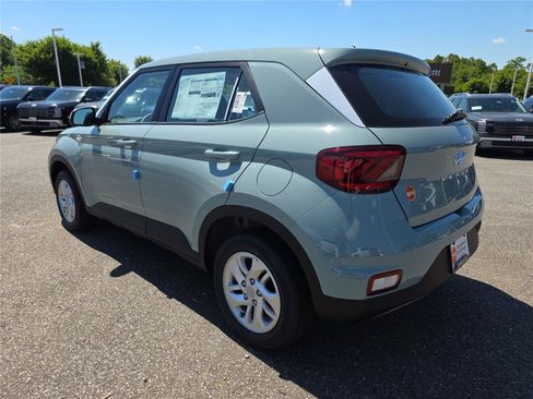 New 2026 Hyundai Venue SE FWD image 8