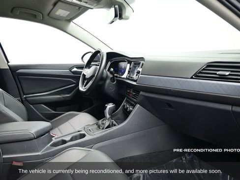 Used 2022 Volkswagen Jetta SE image 11