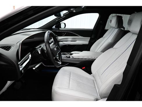 Used 2024 Cadillac Lyriq Luxury RWD image 11