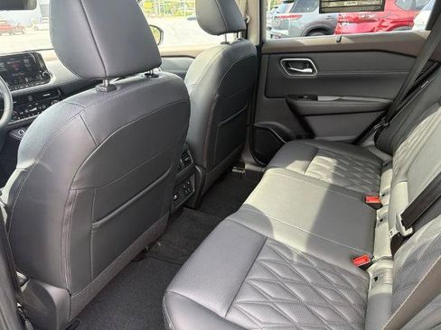 Certified 2023 Nissan Rogue Platinum w/ Platinum Premium Package FWD image 11