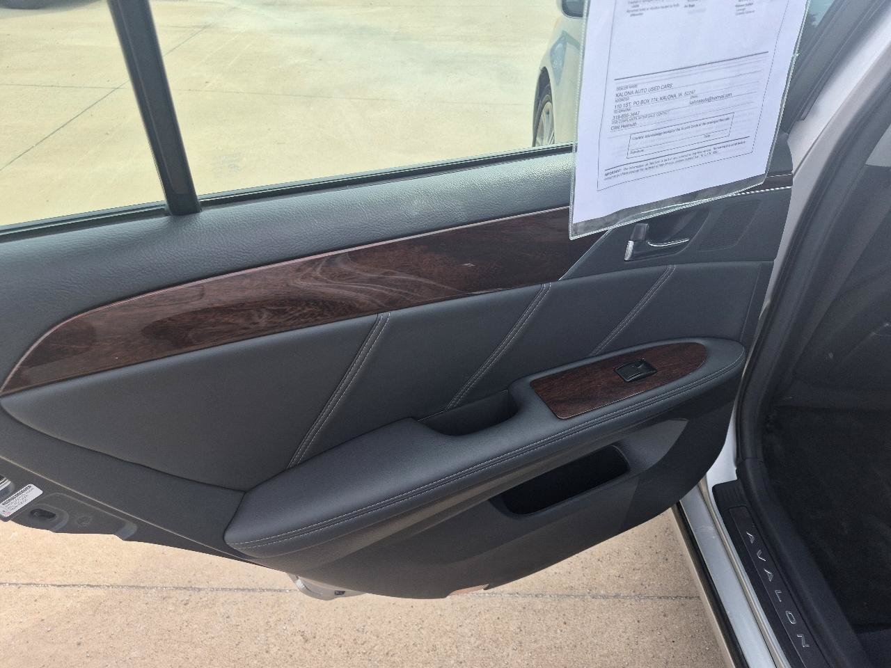 Used 2009 Toyota Avalon Limited FWD image 11