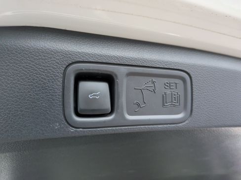 Used 2024 Ford Expedition Limited RWD image 40
