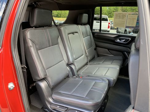 Used 2024 Chevrolet Suburban RST w/ Luxury Package RWD image 39