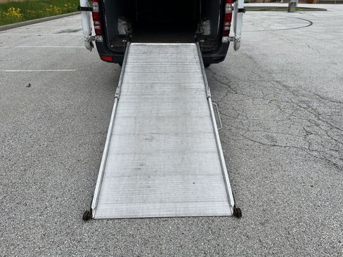 Used 2013 Mercedes-Benz Sprinter 2500 image 29