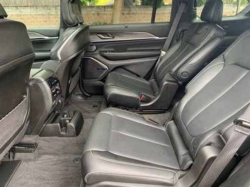 Used 2021 Jeep Grand Cherokee L Overland w/ Luxury Tech Group IV image 19