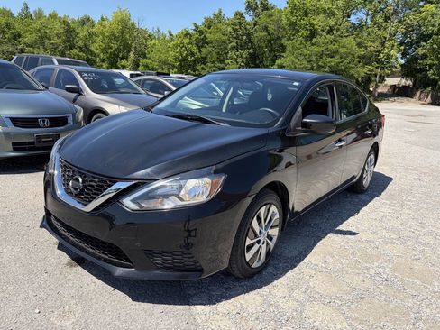 Used 2017 Nissan Sentra SR FWD image 2
