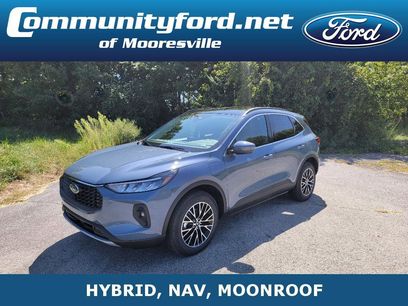 New 2025 Ford Escape SE