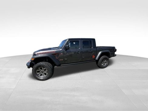 Used 2024 Jeep Gladiator Mojave w/ Technology Group AWD/4WD image 2