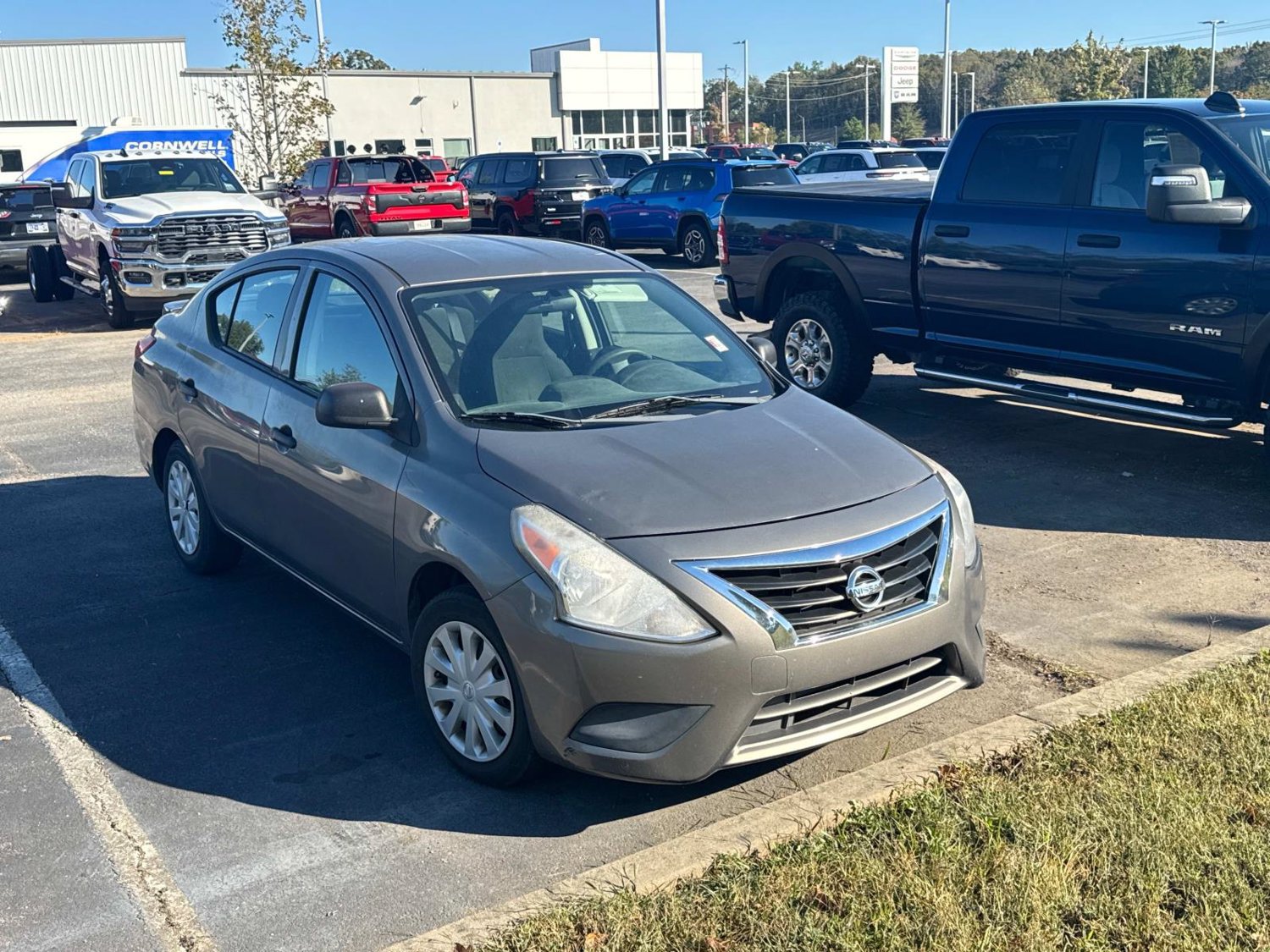 Used 2015 Nissan Versa S Plus FWD image 2