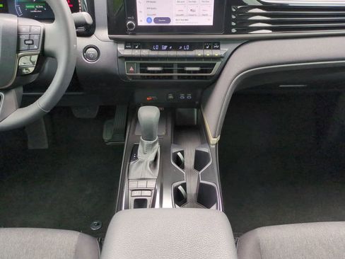 Used 2026 Toyota Camry LE w/ Convenience Package FWD image 18