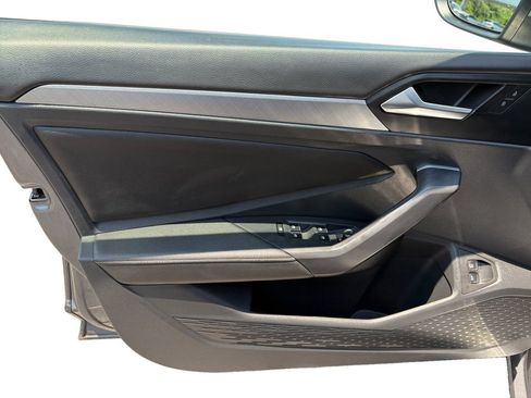 Certified 2024 Volkswagen Jetta SE FWD image 24
