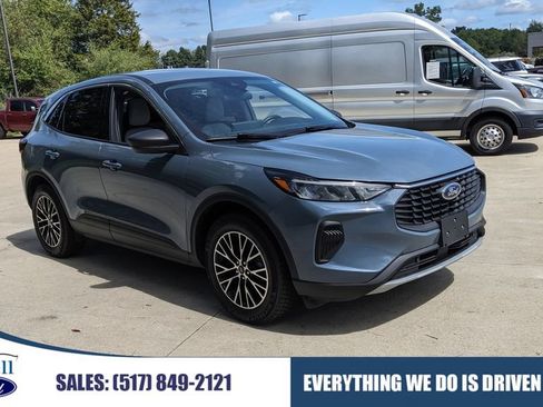 Certified 2023 Ford Escape Active w/ Tech Pack #1 AWD/4WD image 1