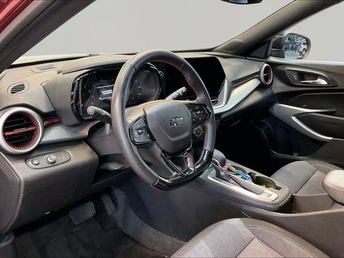Used 2024 Chevrolet Trax RS FWD image 19