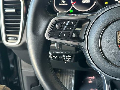 Used 2023 Porsche Cayenne image 30