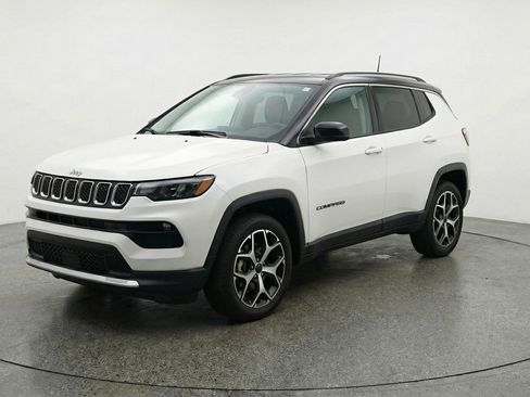 Used 2025 Jeep Compass Limited AWD/4WD image 3