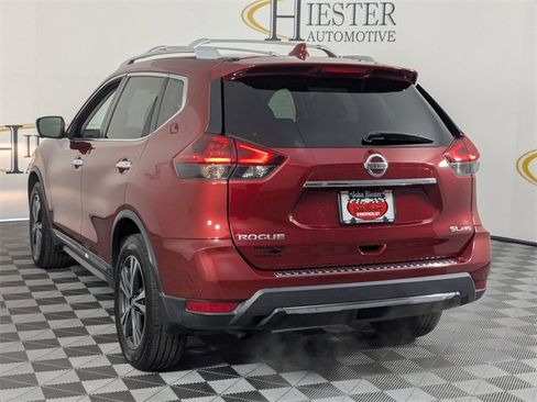 Used 2018 Nissan Rogue SL image 5