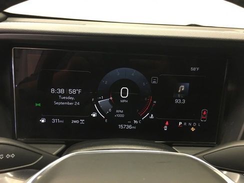 Used 2025 GMC Terrain Elevation image 25