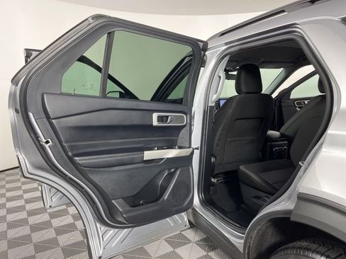 Used 2022 Ford Explorer XLT image 43