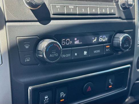 Used 2017 Nissan Titan SV AWD/4WD image 15