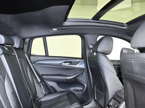 Used 2025 BMW X4 xDrive30i image 25