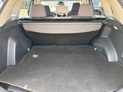 Used 2019 Toyota RAV4 XLE FWD image 28
