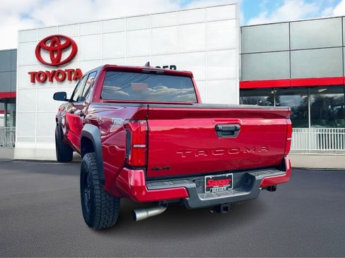 Used 2024 Toyota Tacoma image 4