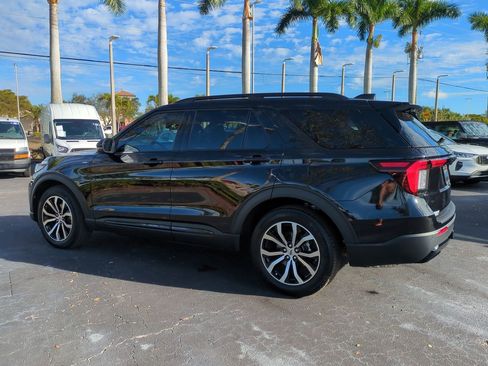 Certified 2025 Ford Explorer ST-Line w/ Premium Package image 6