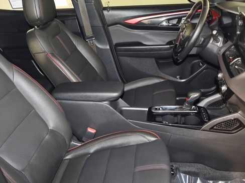 Used 2025 Chevrolet TrailBlazer RS w/ Convenience Package image 41