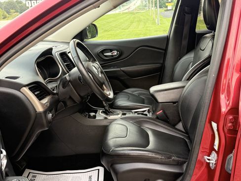 Used 2016 Jeep Cherokee Limited AWD/4WD image 12