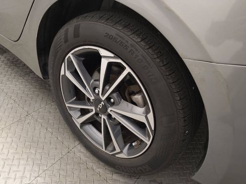 Used 2022 Kia Forte LXS FWD image 31