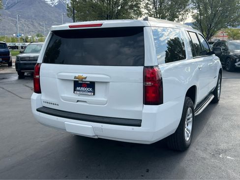 Used 2018 Chevrolet Suburban LT image 9