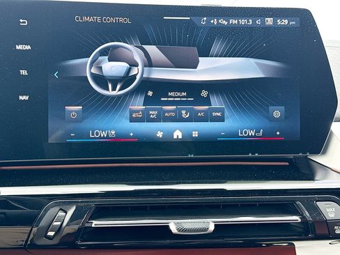 New 2026 BMW X2 xDrive28i w/ Technology Package AWD/4WD image 34