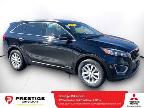 Used 2017 Kia Sorento LX image 1