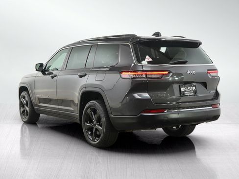 Used 2022 Jeep Grand Cherokee L Limited AWD/4WD image 3