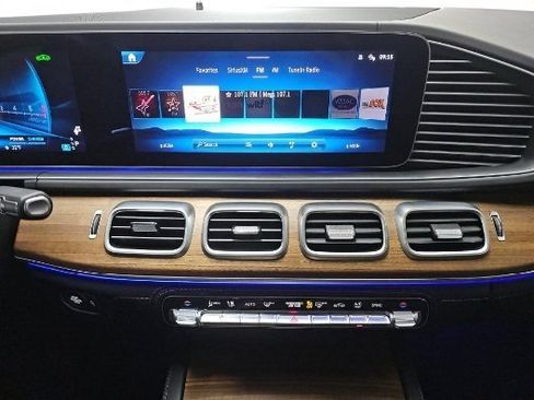 Used 2025 Mercedes-Benz GLS 63 AMG 4MATIC image 6