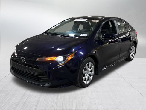 Certified 2025 Toyota Corolla LE FWD image 3