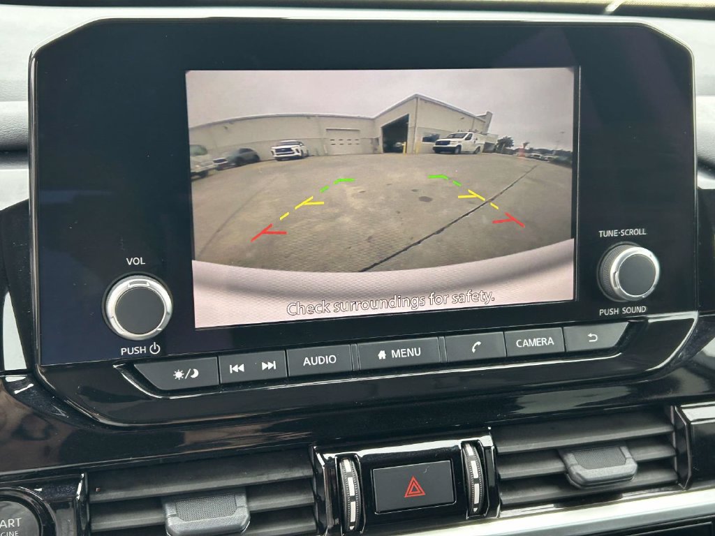 Used 2025 Nissan Pathfinder SV AWD/4WD image 25