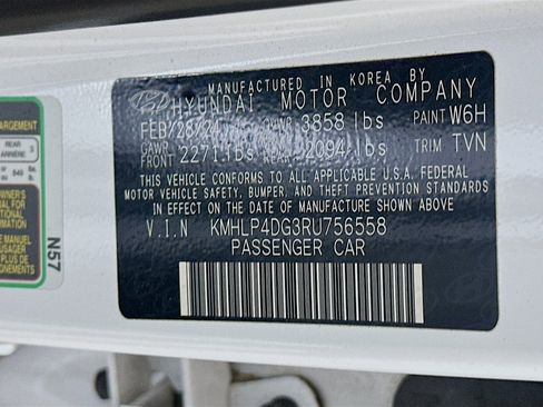 Used 2024 Hyundai Elantra Limited FWD image 12