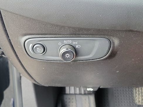 Used 2019 Chevrolet Equinox LS w/ LPO, Floor Liner Package FWD image 20